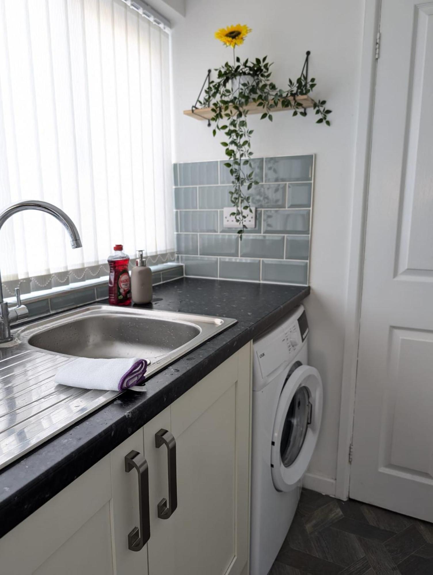 דירות דונקסטר 3Br-St Johns Hse-Free Parking-Workers-Kitchen-Wifi-Dog Friendly מראה חיצוני תמונה