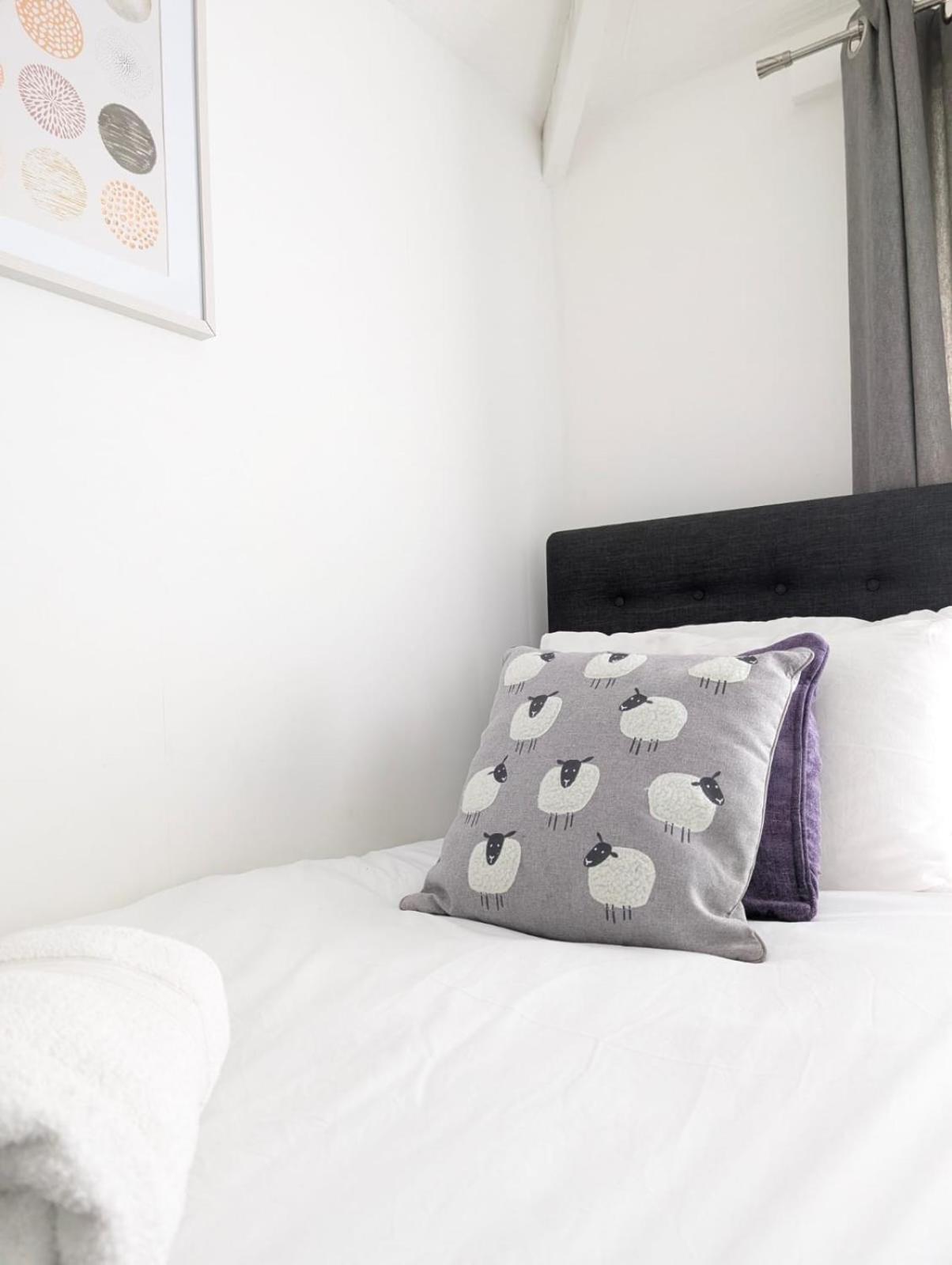 דירות דונקסטר 3Br-St Johns Hse-Free Parking-Workers-Kitchen-Wifi-Dog Friendly מראה חיצוני תמונה