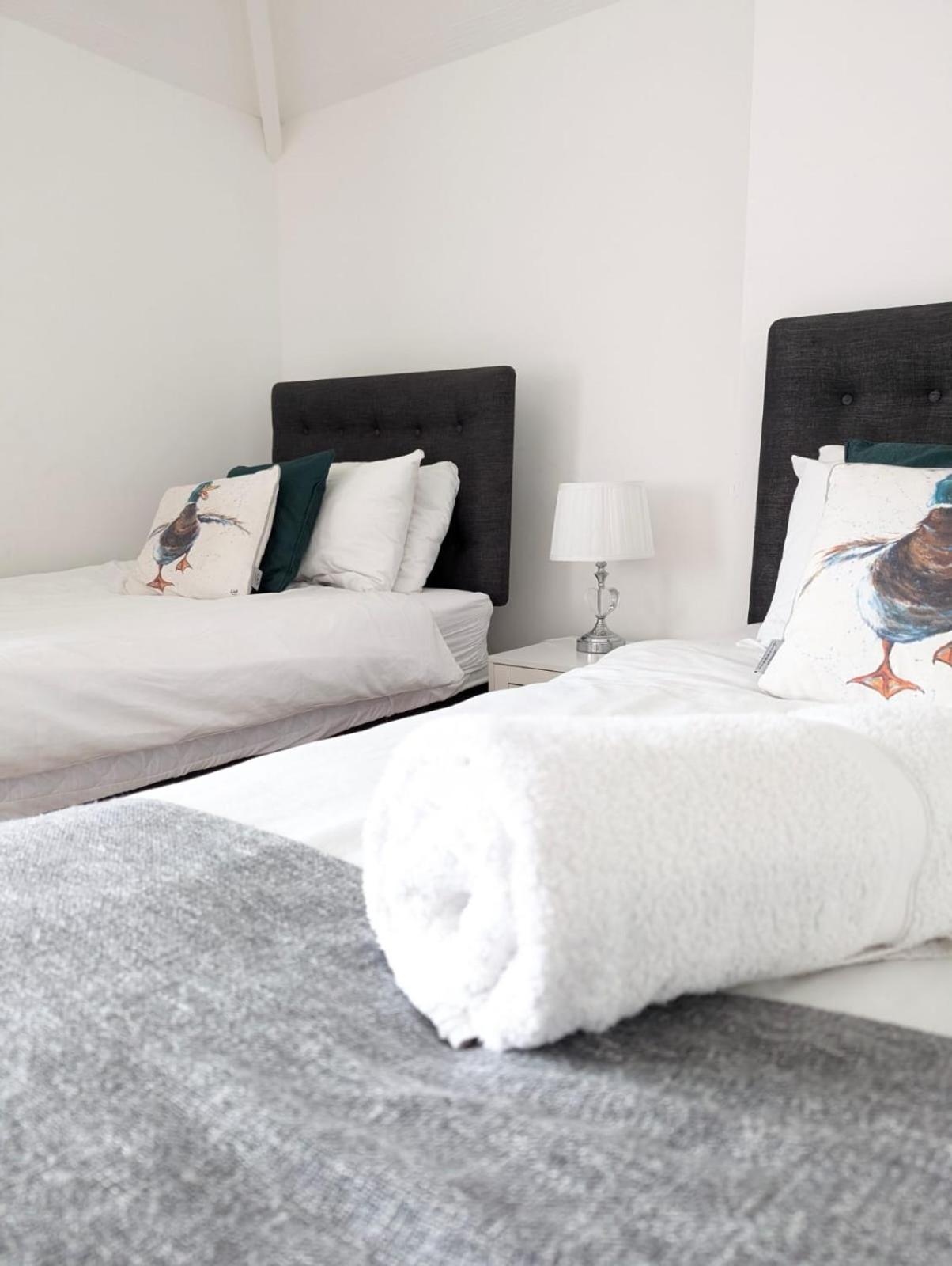 דירות דונקסטר 3Br-St Johns Hse-Free Parking-Workers-Kitchen-Wifi-Dog Friendly מראה חיצוני תמונה