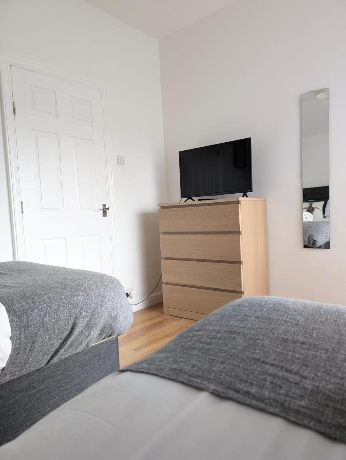 דירות דונקסטר 3Br-St Johns Hse-Free Parking-Workers-Kitchen-Wifi-Dog Friendly מראה חיצוני תמונה